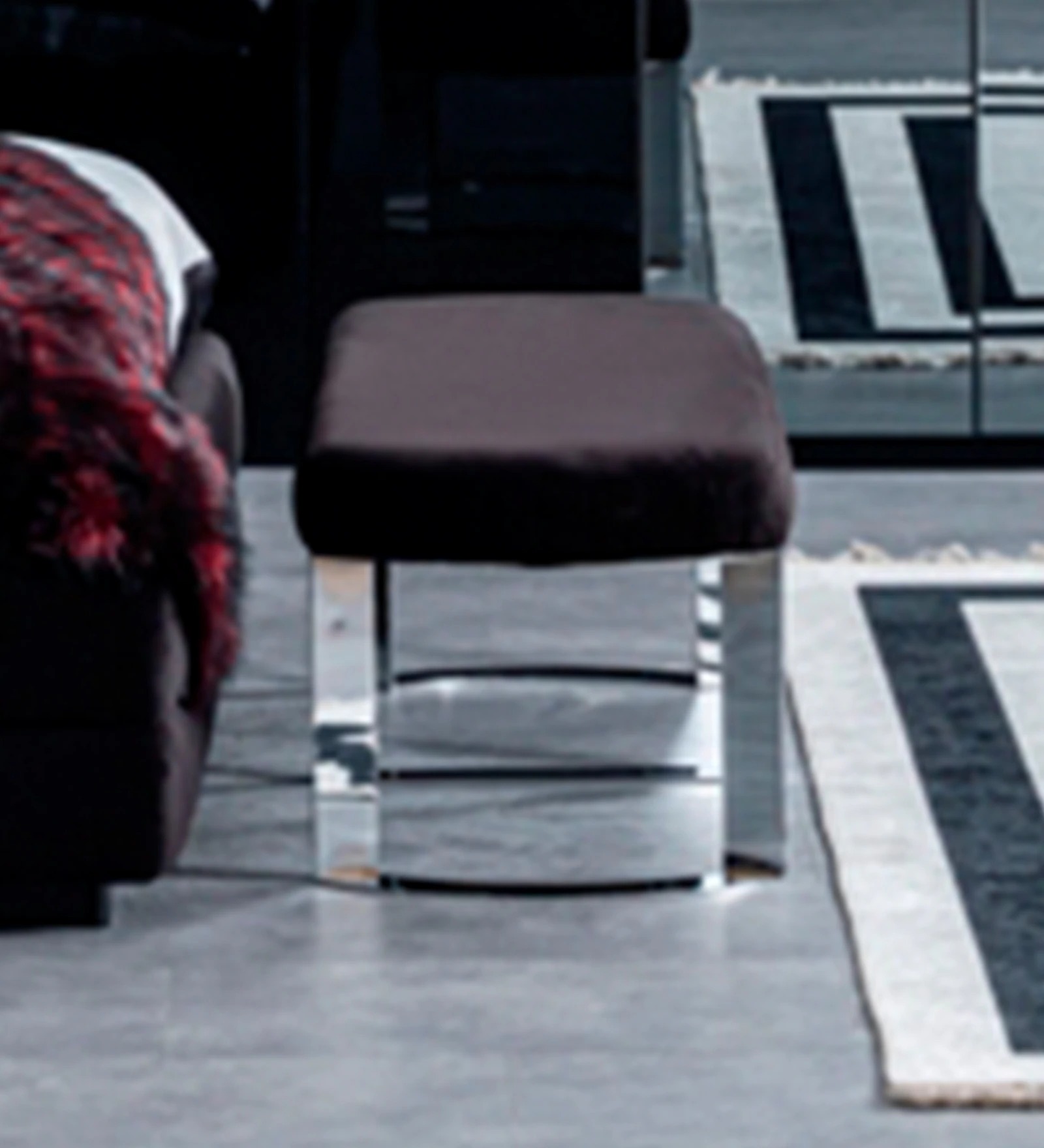 Swani Furniture Versace Bench in Black Colour - Image 4